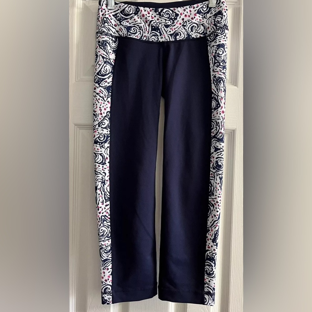 Fabulous 🩷 Lilly Pulitzer Luxletic Cropped Navy Leggings
